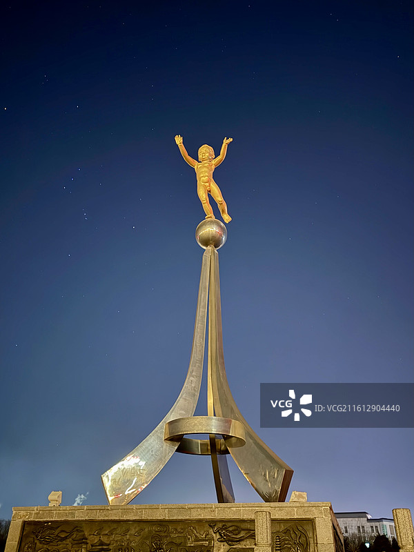 镍都金娃娃雕像图片素材