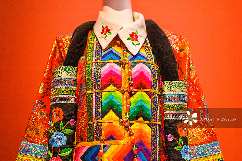 中国工艺美术馆传统服饰刺绣工艺布艺图片素材