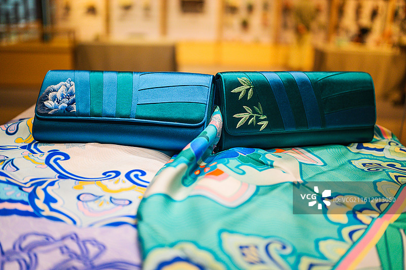 中国工艺美术馆传统服饰刺绣工艺布艺图片素材