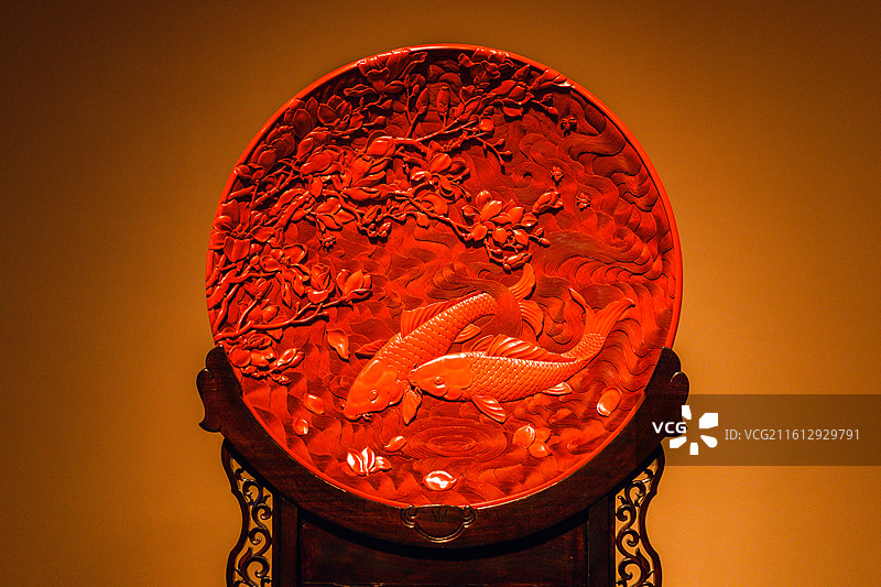中国工艺美术馆红漆漆雕工艺品图片素材
