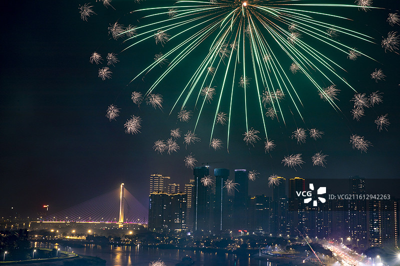 佛山市半月岛跨年夜烟花秀图片素材