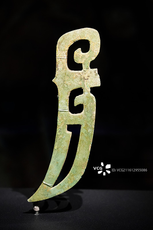 中国四川广汉三星堆博物馆青铜羽翅饰图片素材