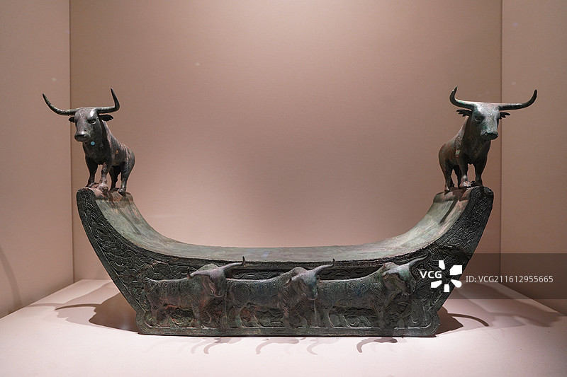 中国国家博物馆藏西汉青铜枕图片素材