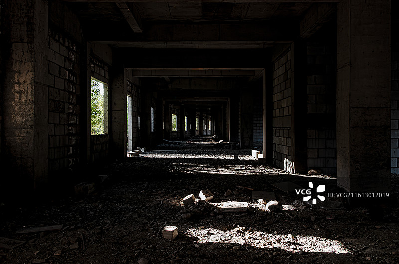 废弃建筑中的废弃建筑图片素材