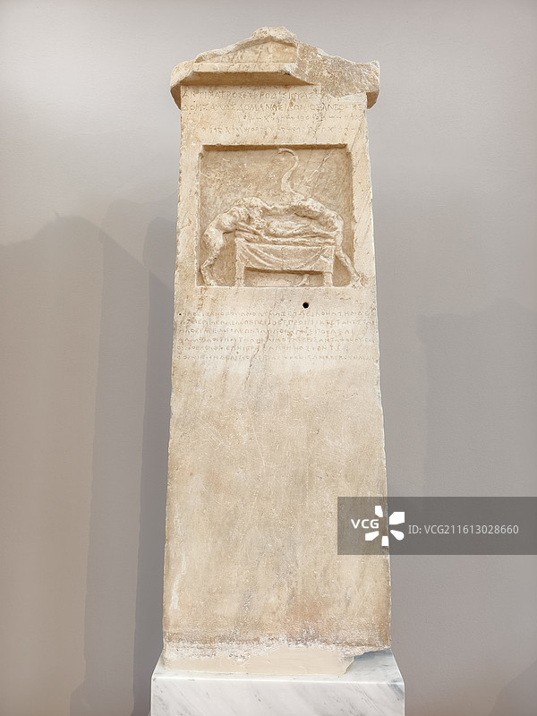 希腊雅典～国立博物馆-墓碑，大约在公元前4世纪中期图片素材