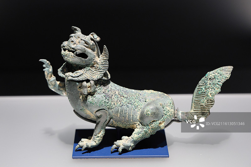 上海博物馆东馆展品--狮形铜熏炉（元）图片素材