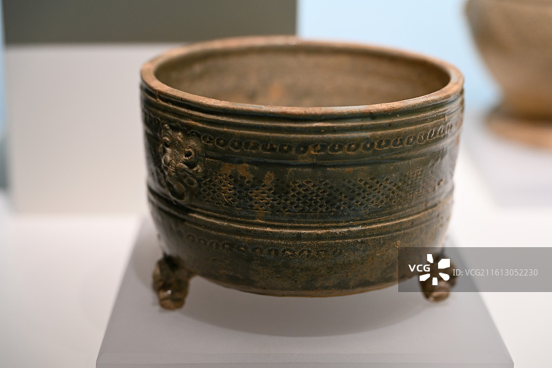 西晋越窑青瓷樽式炉（浙江省博物馆藏）图片素材