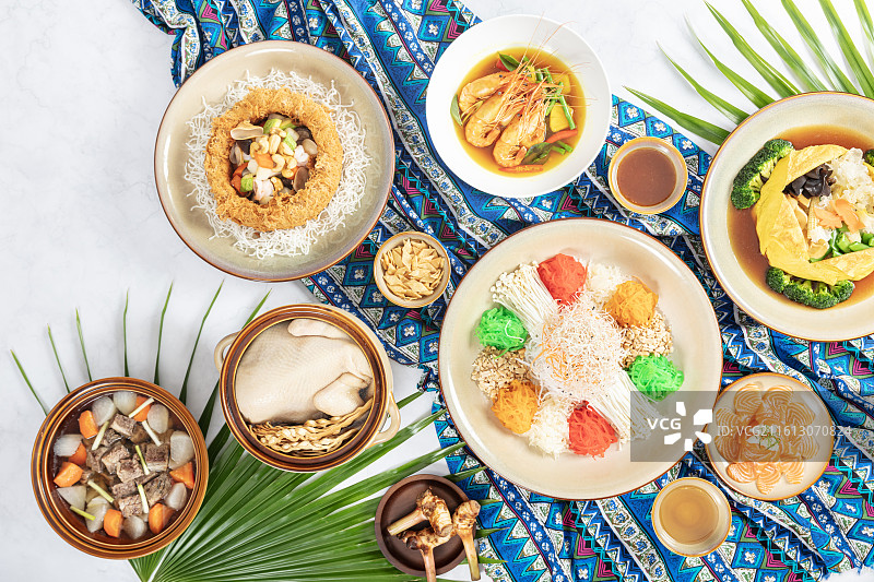 丰盛的东南亚风味美食套餐图片素材