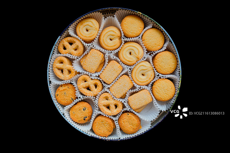 饼干盒中的黄油曲奇饼干组合图片素材