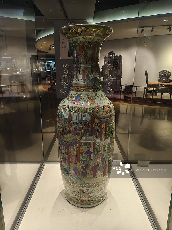 广州十三行博物馆-各类古董，历史文物，艺术品，木制家具，广绣展品。图片素材