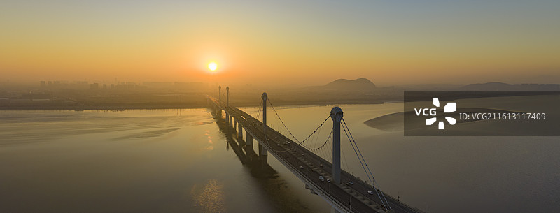 杭州钱塘区大江东江东大桥日出航拍图片素材