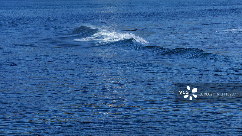 海南省陵水县清水湾海浪图片素材