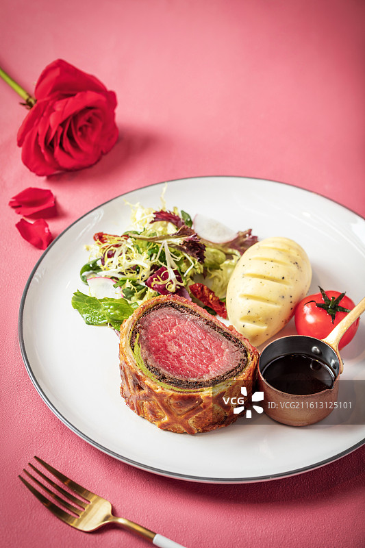 威灵顿牛排套餐图片素材