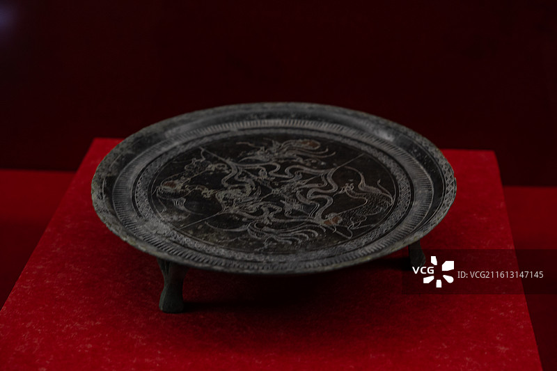 汉代 铜三足盘 个旧市博物馆图片素材