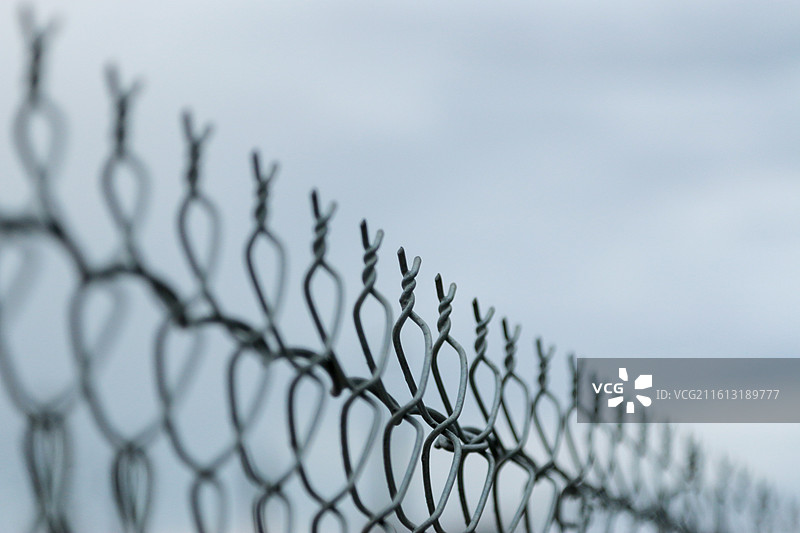 铁丝网围栏特写图片素材