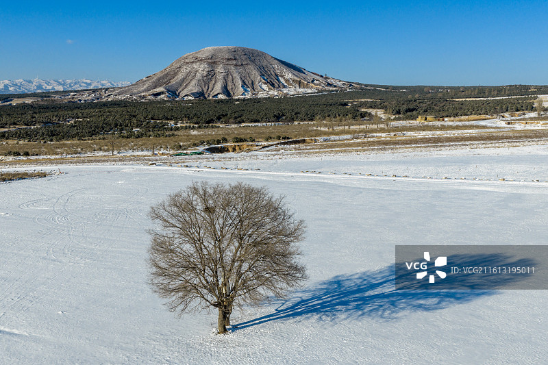 大同火山，披雪的金山图片素材