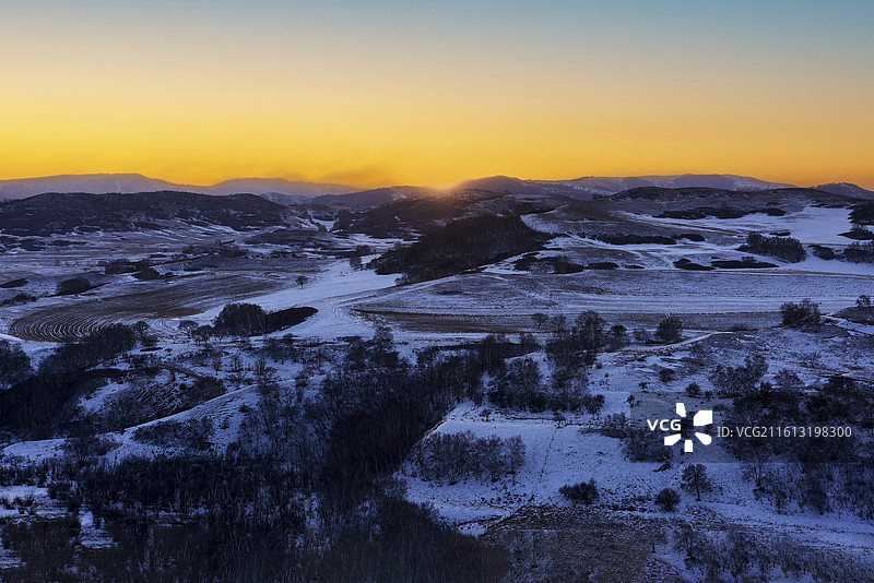 雪域日出 内蒙古赤峰克什克腾旗透风沟图片素材