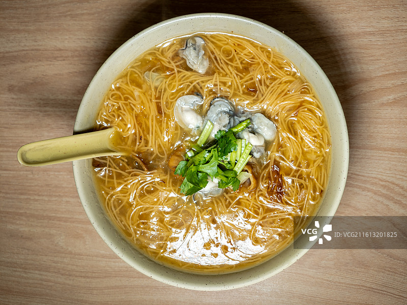 台湾传统特色小吃大肠蚵仔米线图片素材