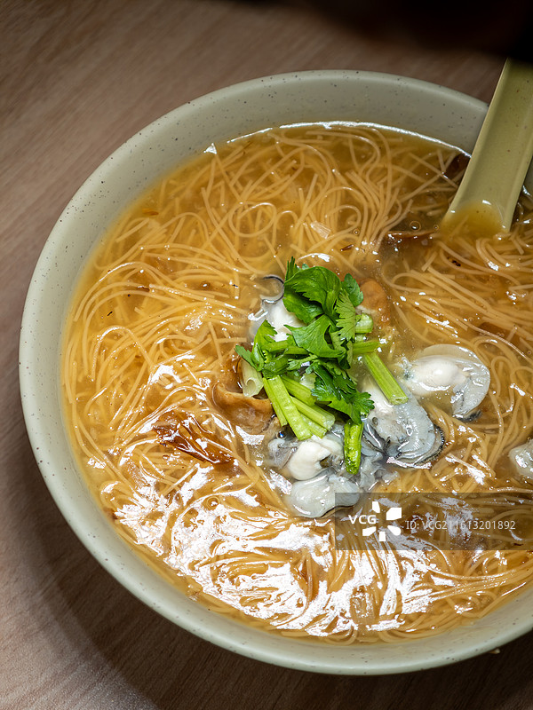 台湾传统特色小吃大肠蚵仔米线图片素材