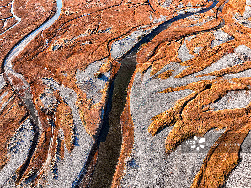 新疆维吾尔自治区喀什塔什库尔干塔吉克自治县托格伦夏村金草滩秋景航拍图片素材