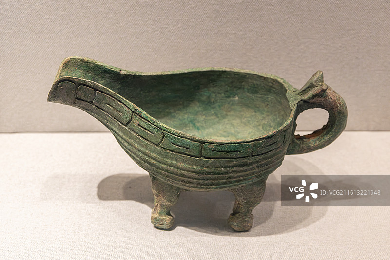 铜匜，明器，西周时期，山东曲阜鲁国故城48号墓出土，孔子博物馆藏图片素材