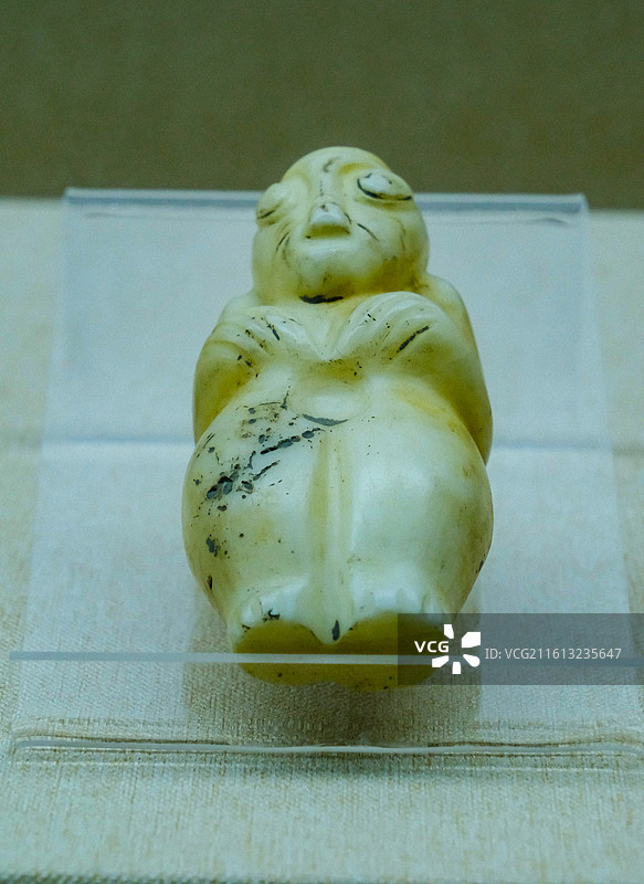 中国海南省三亚市三亚山海贝文化博物馆藏品 ，史前文明，砗磲制品， 砗磲礼器，祭祀用品，新石器时代图片素材