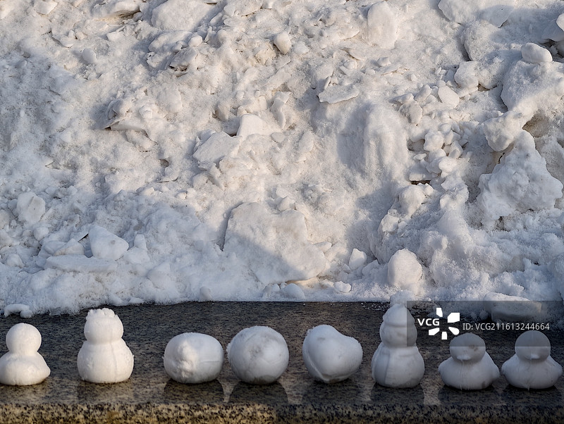 小鸡排队图片素材
