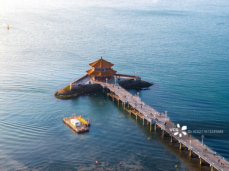 青岛栈桥日出城市航拍图片素材