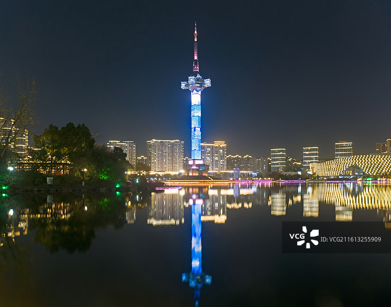 盐城市聚龙湖公园盐立方电视塔图片素材