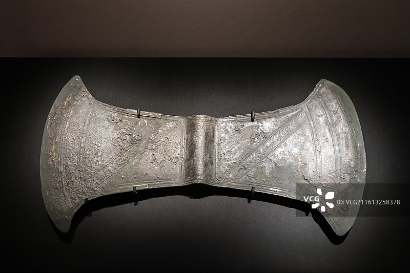 故宫-代达罗斯-希腊克里特岛的神话-大型祭祀用青铜双刃斧-公元前1700年-希腊伊拉克利翁考古博物馆图片素材