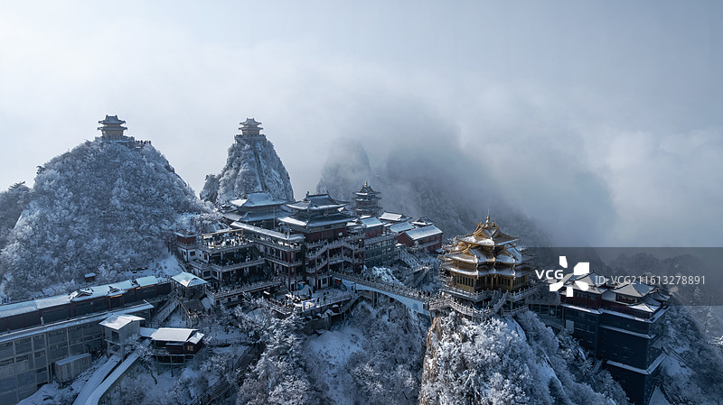 洛阳老君山大雪云海震撼风景航拍图片素材