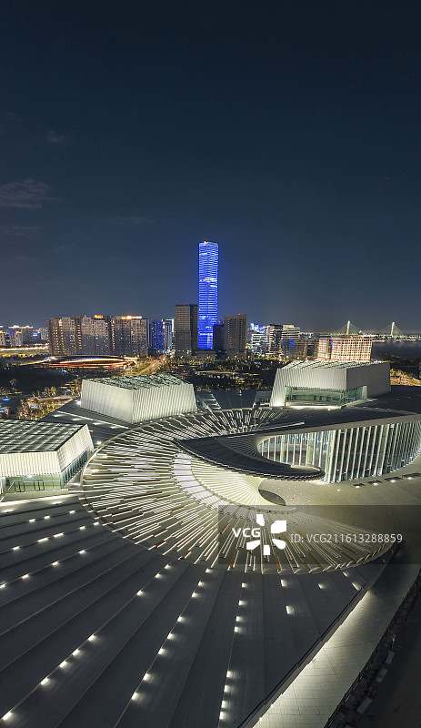 上海后滩上海大歌剧院航拍视角夜景世博文化公园新地标地产开发旋转楼梯旋转阶梯文化产业汽车广告背景图图片素材