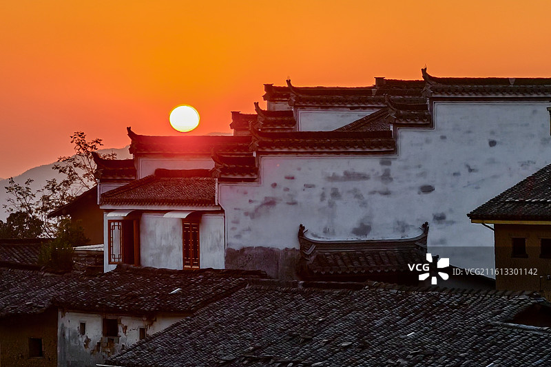 徽墙衔日 ——安徽省黄山市歙县·阳产土楼图片素材