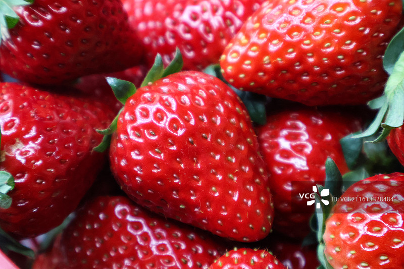 新鲜的草莓水果图片素材
