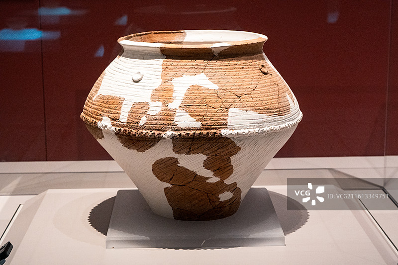 郑州大河村遗址博物馆-陶罐-新石器时代仰韶文化中期图片素材