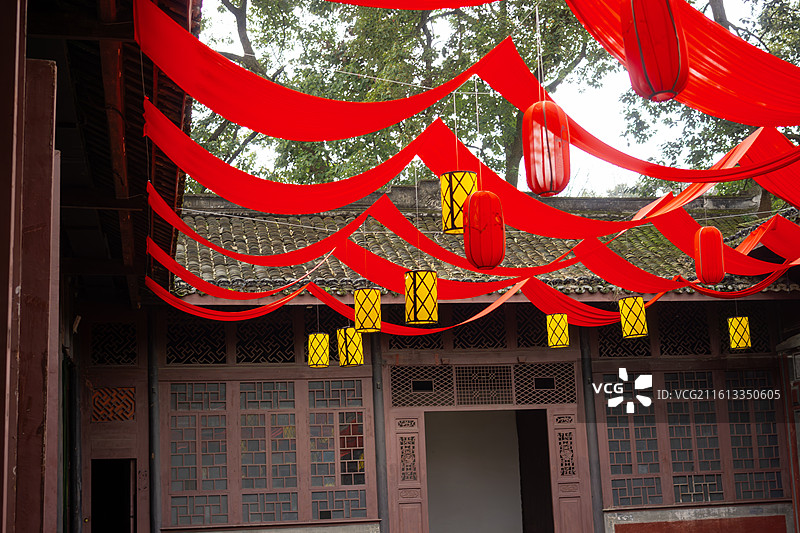 大邑安仁古镇 中国博物馆小镇 春节装饰灯笼红绸图片素材