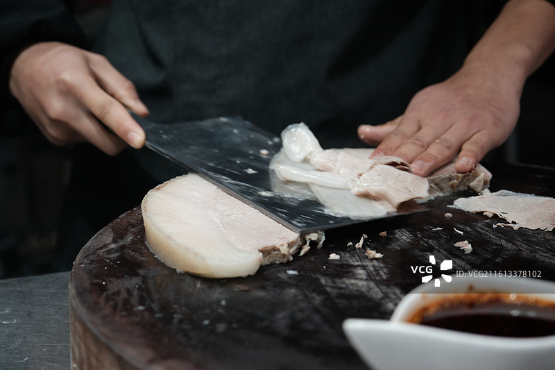 宜宾李庄古镇李庄白肉手工切制实拍图片素材