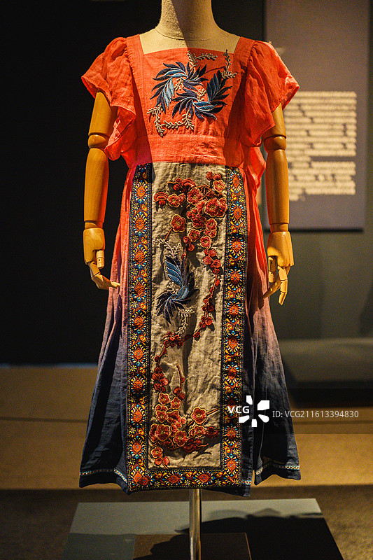 中国工艺美术馆传统服饰刺绣工艺布艺图片素材