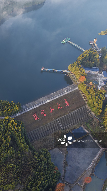 福宝山水库日出云海风光，湖北利川自然保护区图片素材