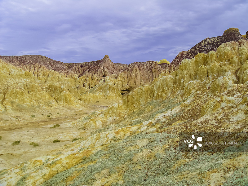 新疆阿勒泰：布尔津县五彩滩又称五彩河岸，"新疆最美的雅丹地貌"，国家4A级景区图片素材