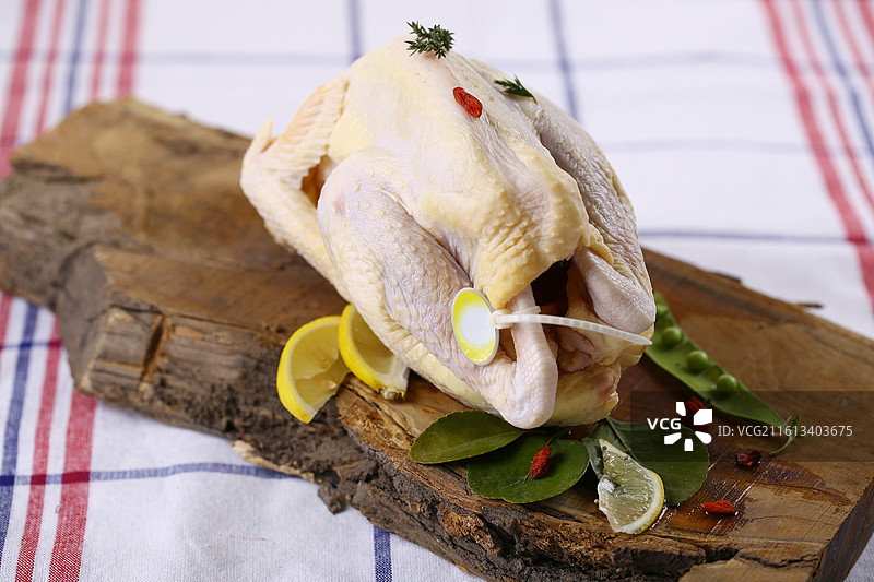 新鲜整只生鸡图片素材