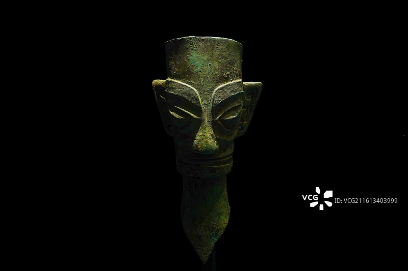 中国商代青铜人头像，四川广汉三星堆遗址出土图片素材