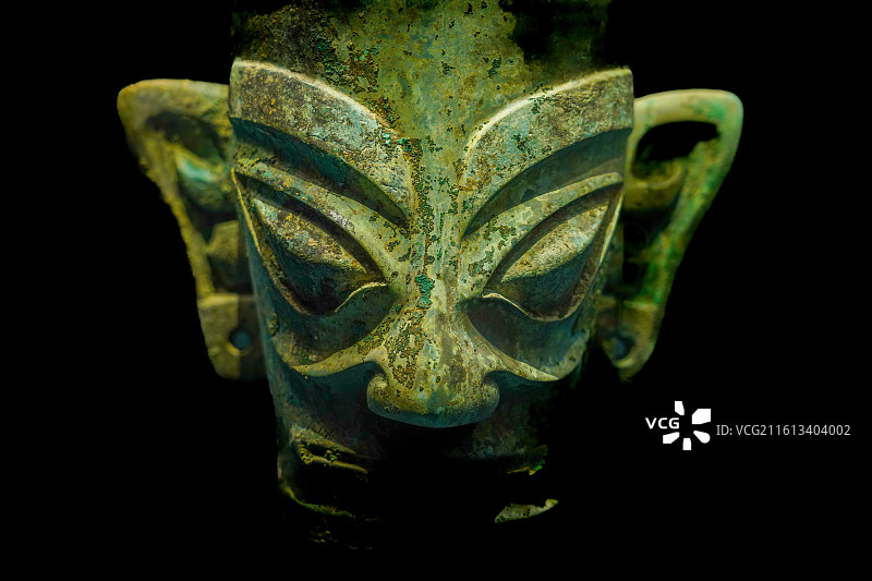 中国商代青铜人头像，四川广汉三星堆遗址出土图片素材