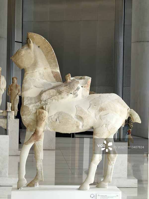 希腊雅典卫城博物馆～波斯骑手 骑马人的名字来源于他穿着色彩鲜艳的东方服装，短外套和裤子图片素材