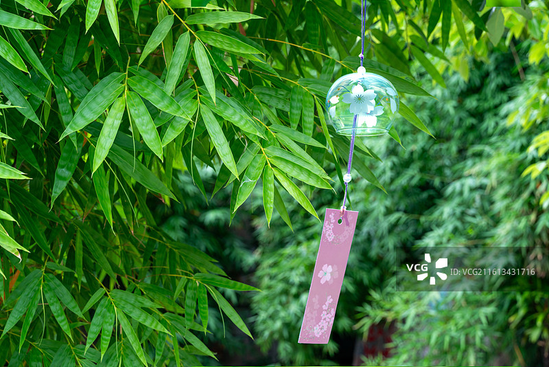 竹林间的风铃图片素材