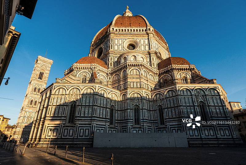 意大利佛罗伦萨圣母百花大教堂正面图片素材