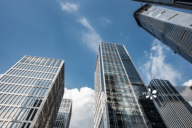 仰望济南汉峪金谷CBD楼群图片素材