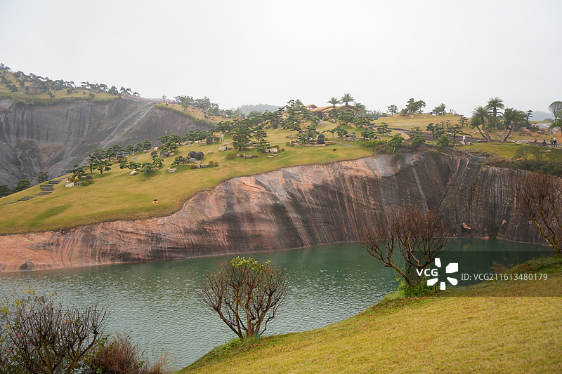 湖南 郴州 高椅岭 巨石阵 丹霞地貌 丹霞山 高山 百花园  山坡 湖水图片素材