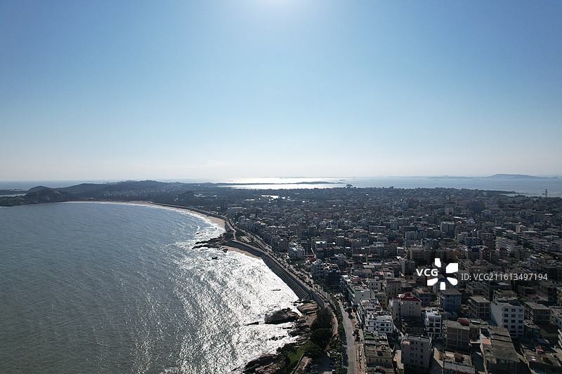 蓝天下的莆田湄洲岛图片素材