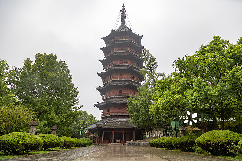 湖州飞英公园的飞英塔和韵海楼图片素材